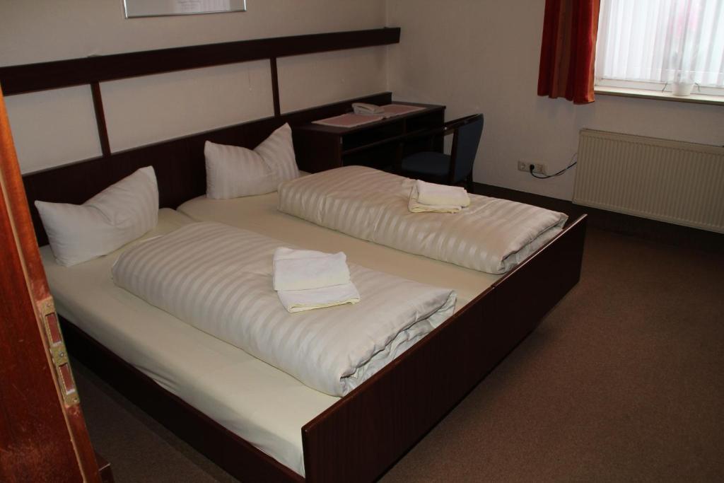 Einfelder Hof Garni Hotel Neumünster Kamer foto