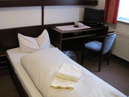 Einfelder Hof Garni Hotel Neumünster Kamer foto