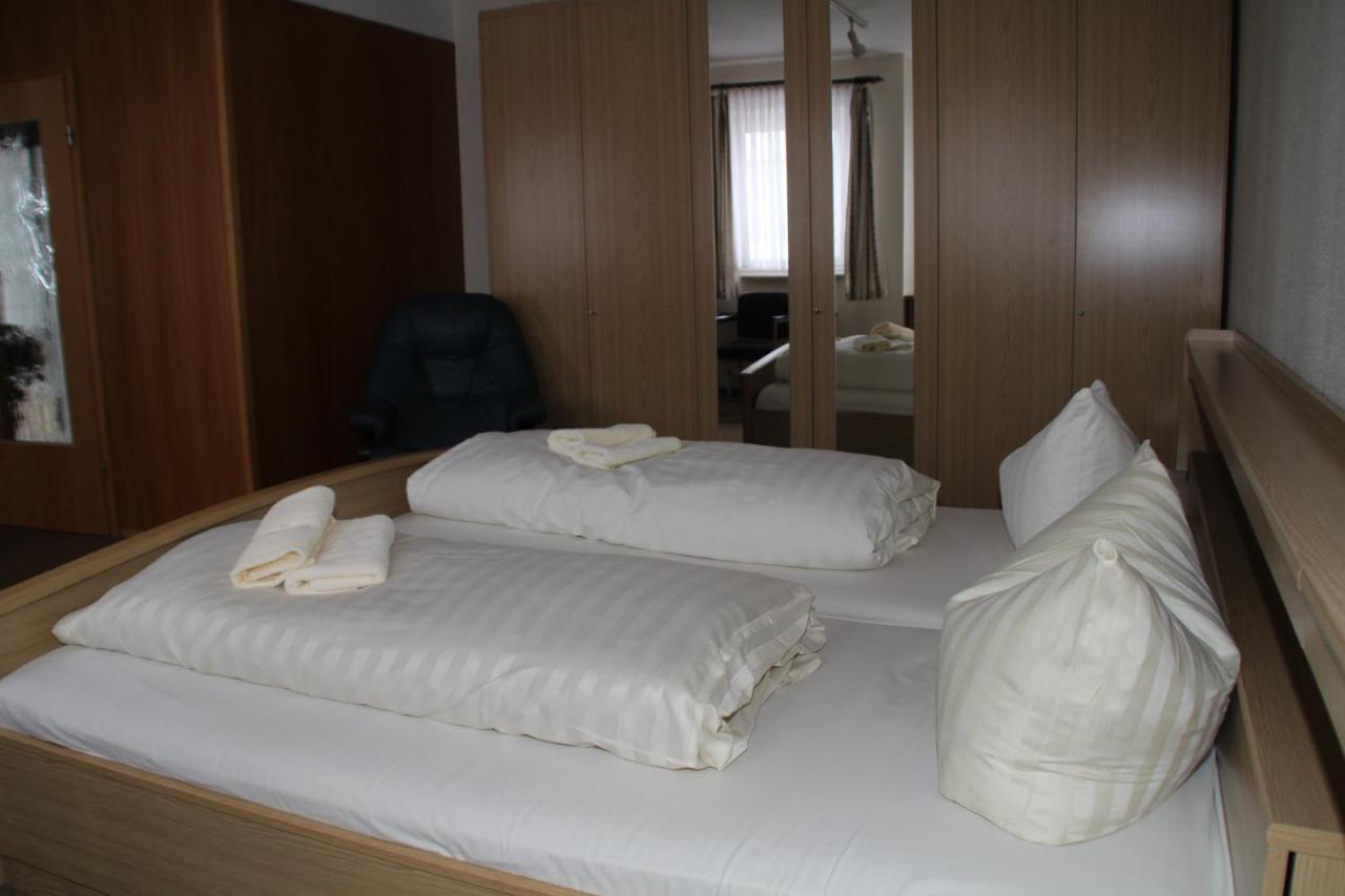 Einfelder Hof Garni Hotel Neumünster Kamer foto