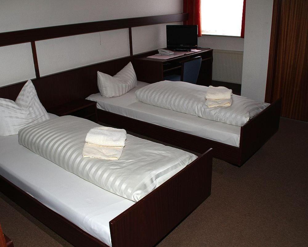Einfelder Hof Garni Hotel Neumünster Kamer foto