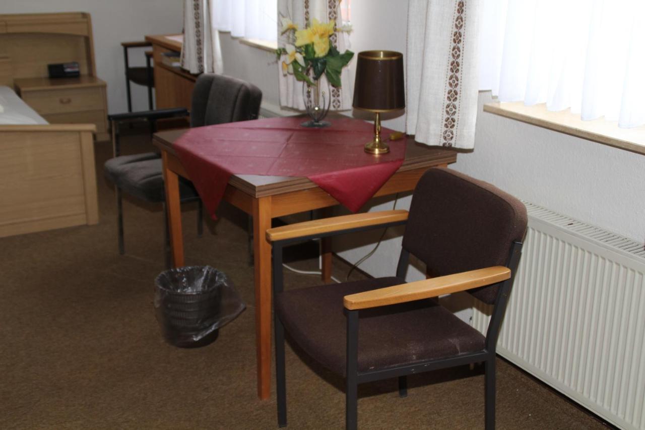 Einfelder Hof Garni Hotel Neumünster Kamer foto