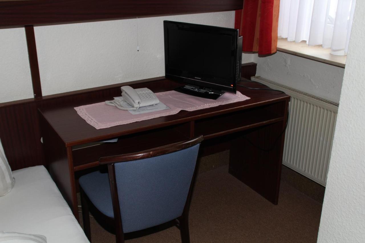 Einfelder Hof Garni Hotel Neumünster Kamer foto
